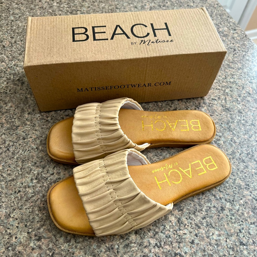 NWT BEACH by Matisse Footwear Viva Sandals in Cream Size 8 NEW IN BOX
